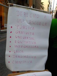 Derecho a una escuela---